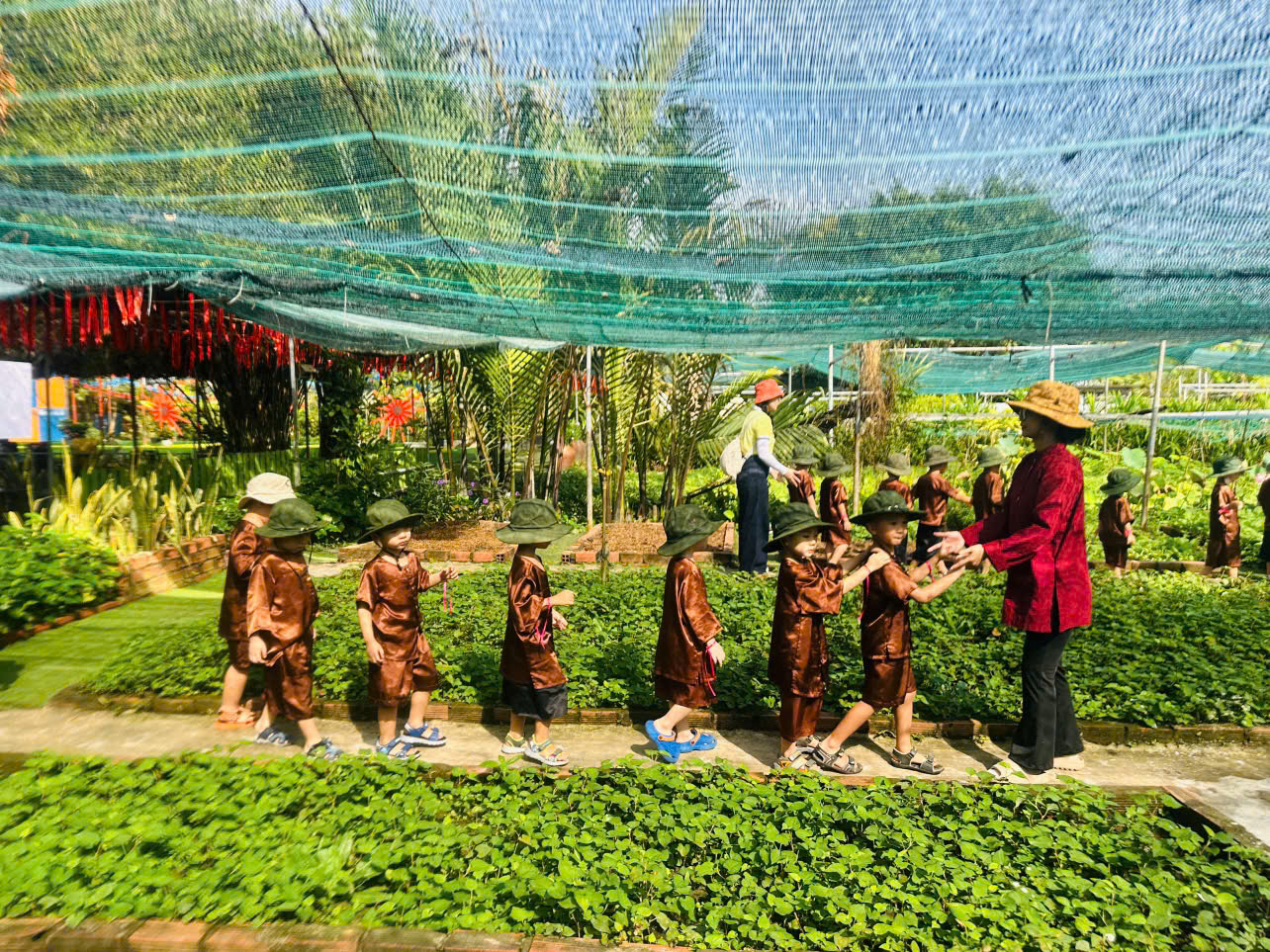 🌿🐮 HOẠT ĐỘNG HỌC TẬP TRẢI NGHIỆM “NÔNG TRẠI VUI VẺ – HAPPY FARM”** 🐥🌾